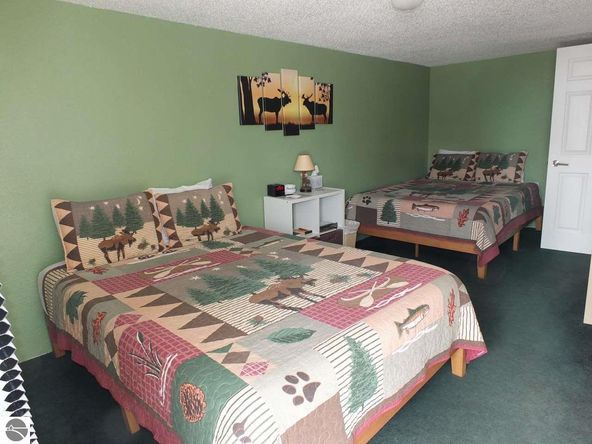 16086 Us Hwy 2, Cooks, MI 49817